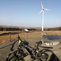 Ferienhaus Mauer Krombachtalsperre - herbstliche Fahrradtour Sonnenuhr Knoten